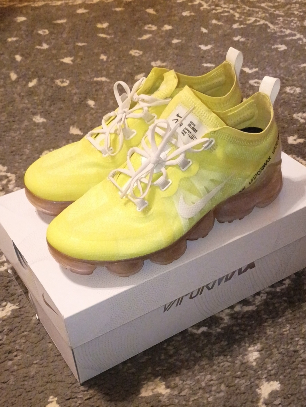Nike Women's Neon Yellow Air Vapormax 2019 SE Sneakers